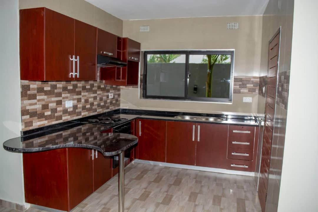 Royal Suites Apartments Lusaka Exteriör bild